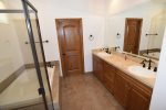 El Dorado Ranch rental villa 134 - Master bathroom 